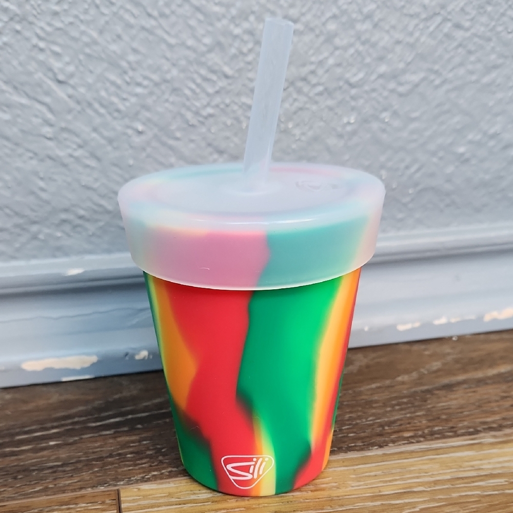 NWOT Silipint 8 oz Kids Straw Tumbler Hibiscus Green Red Yellow Orange